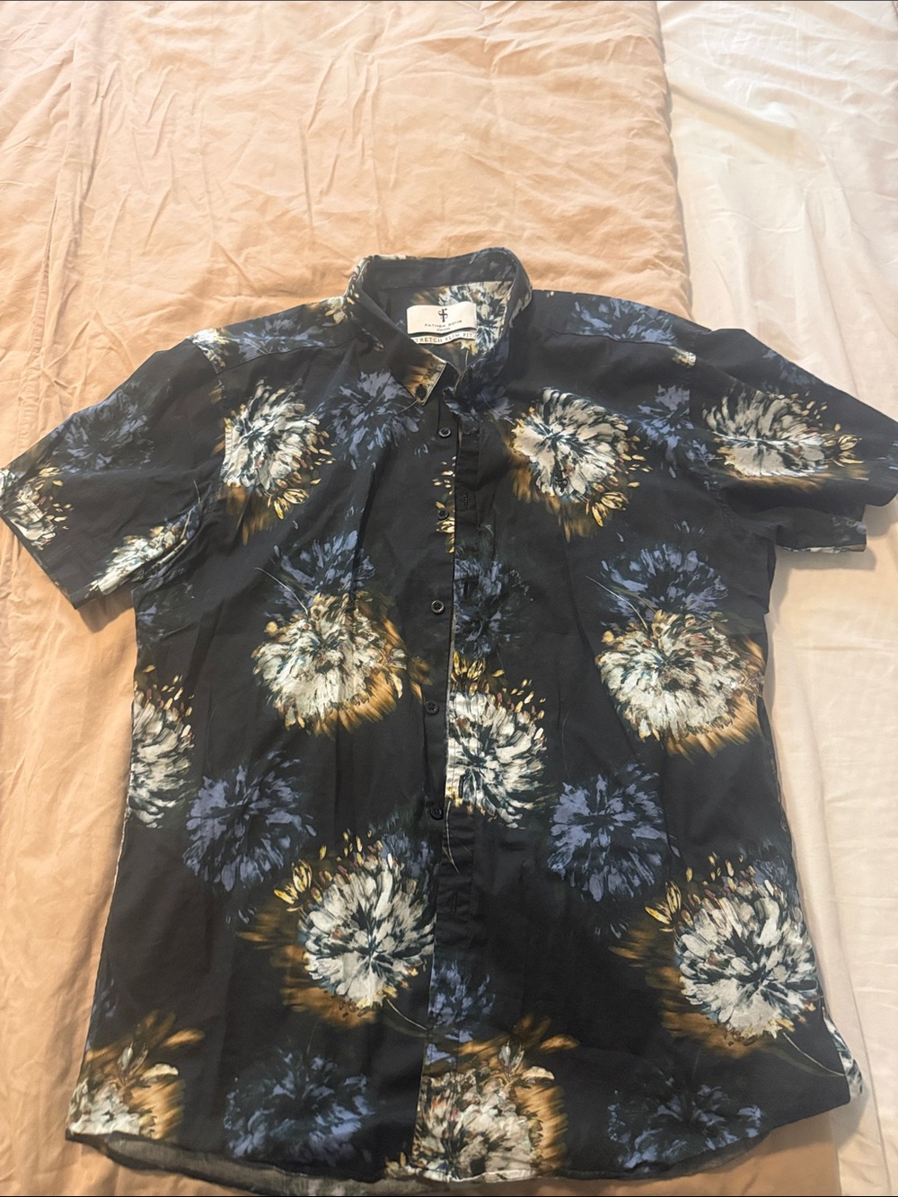 Father sons Men's Black Floral Short-Sleeve Button-Down Shirt by TrueFit